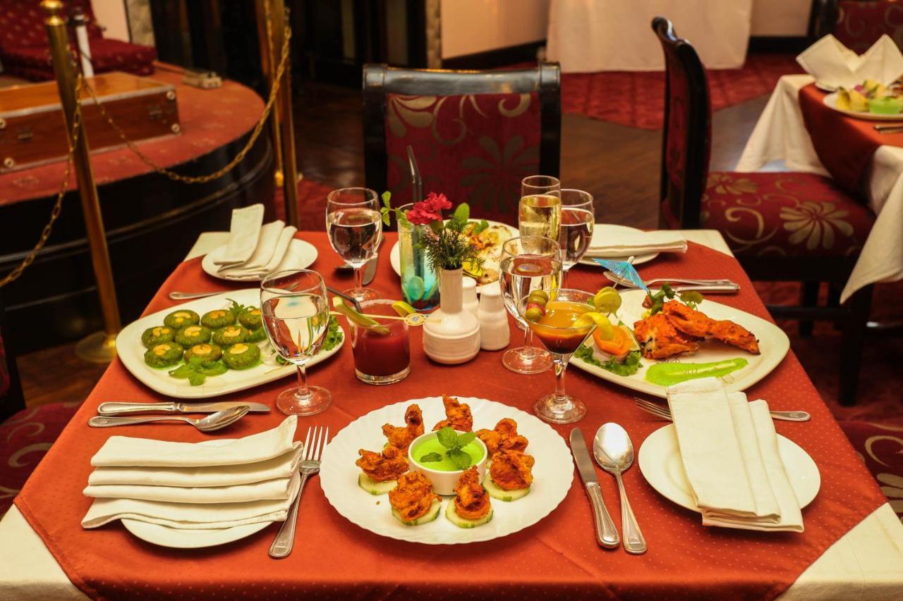 Grand Hotel Kathmandu Exteriör bild