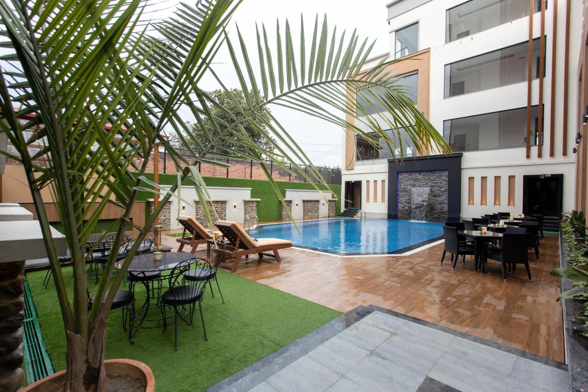 Grand Hotel Kathmandu Exteriör bild