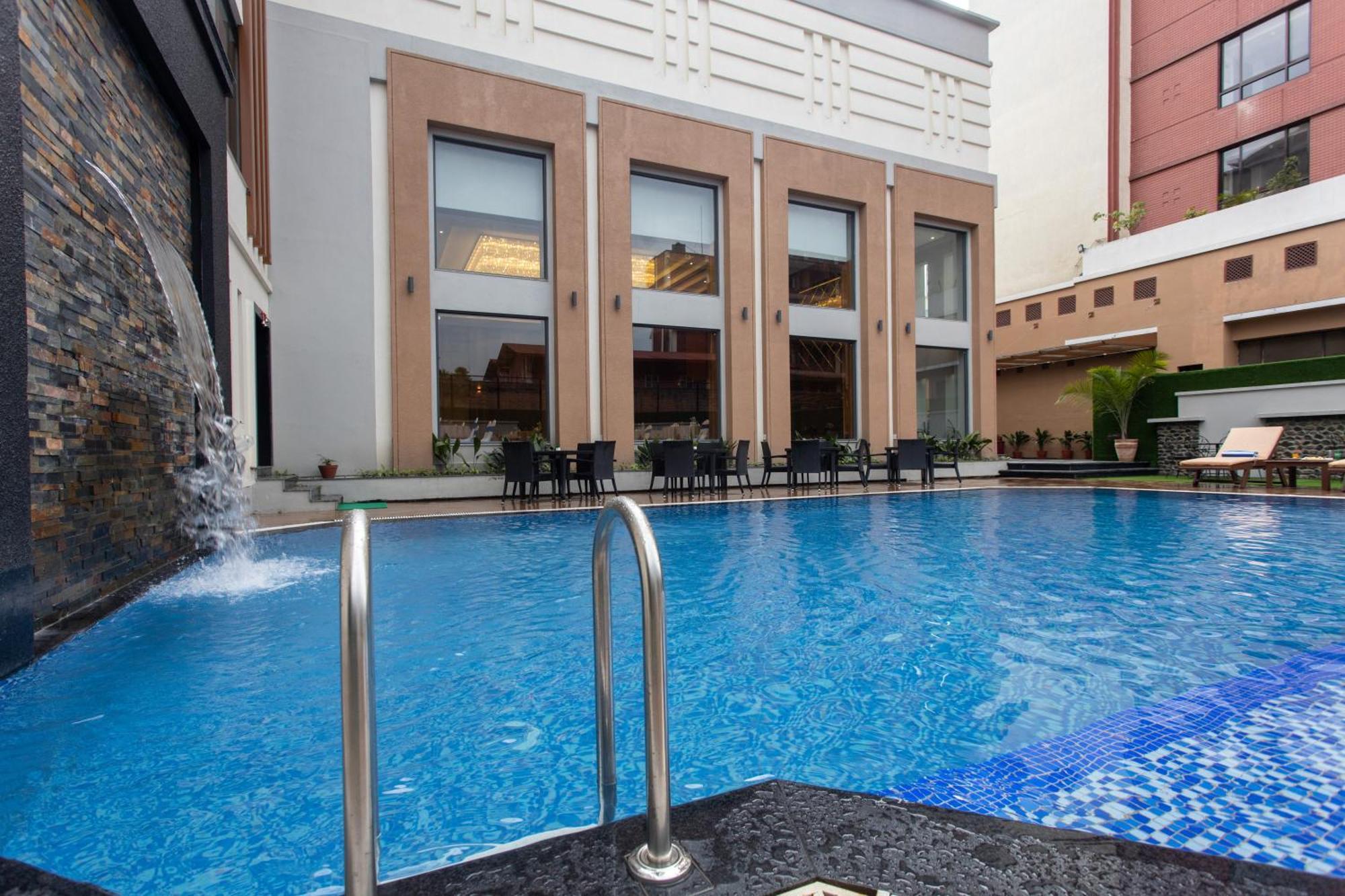 Grand Hotel Kathmandu Exteriör bild