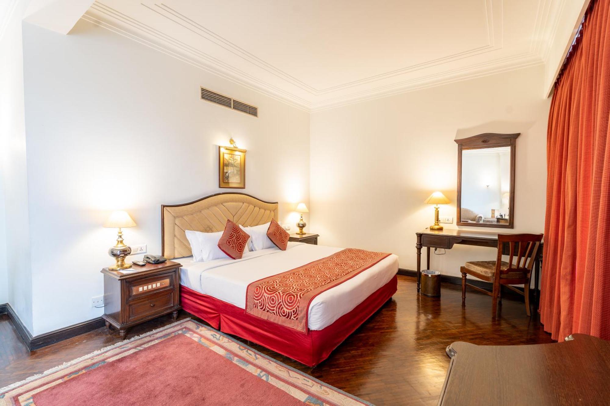 Grand Hotel Kathmandu Exteriör bild