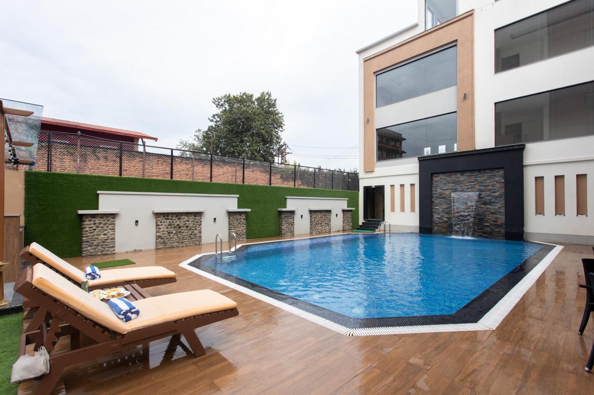 Grand Hotel Kathmandu Exteriör bild
