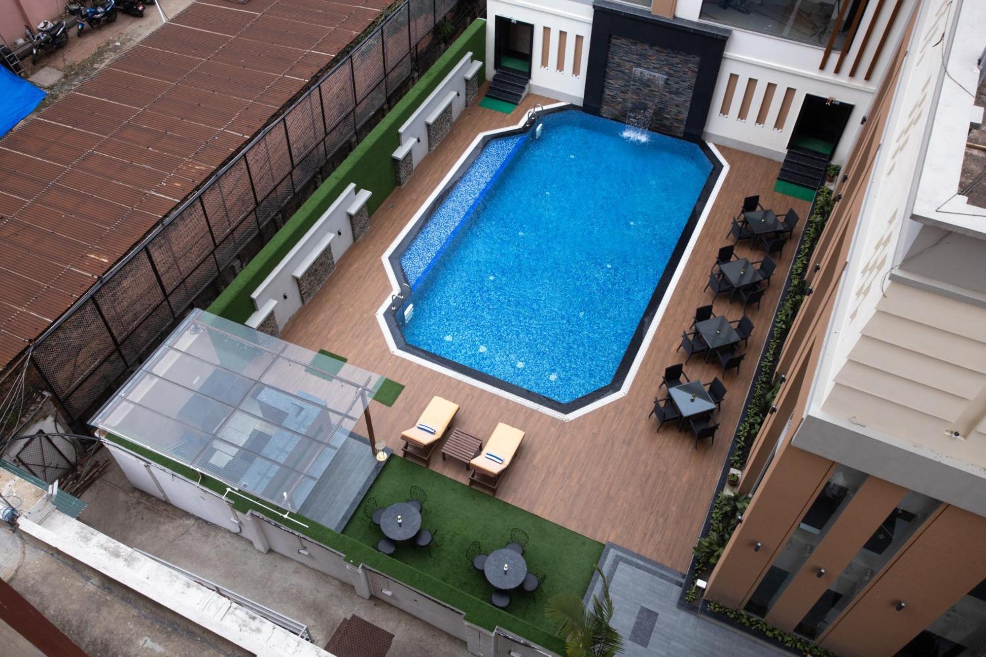 Grand Hotel Kathmandu Exteriör bild