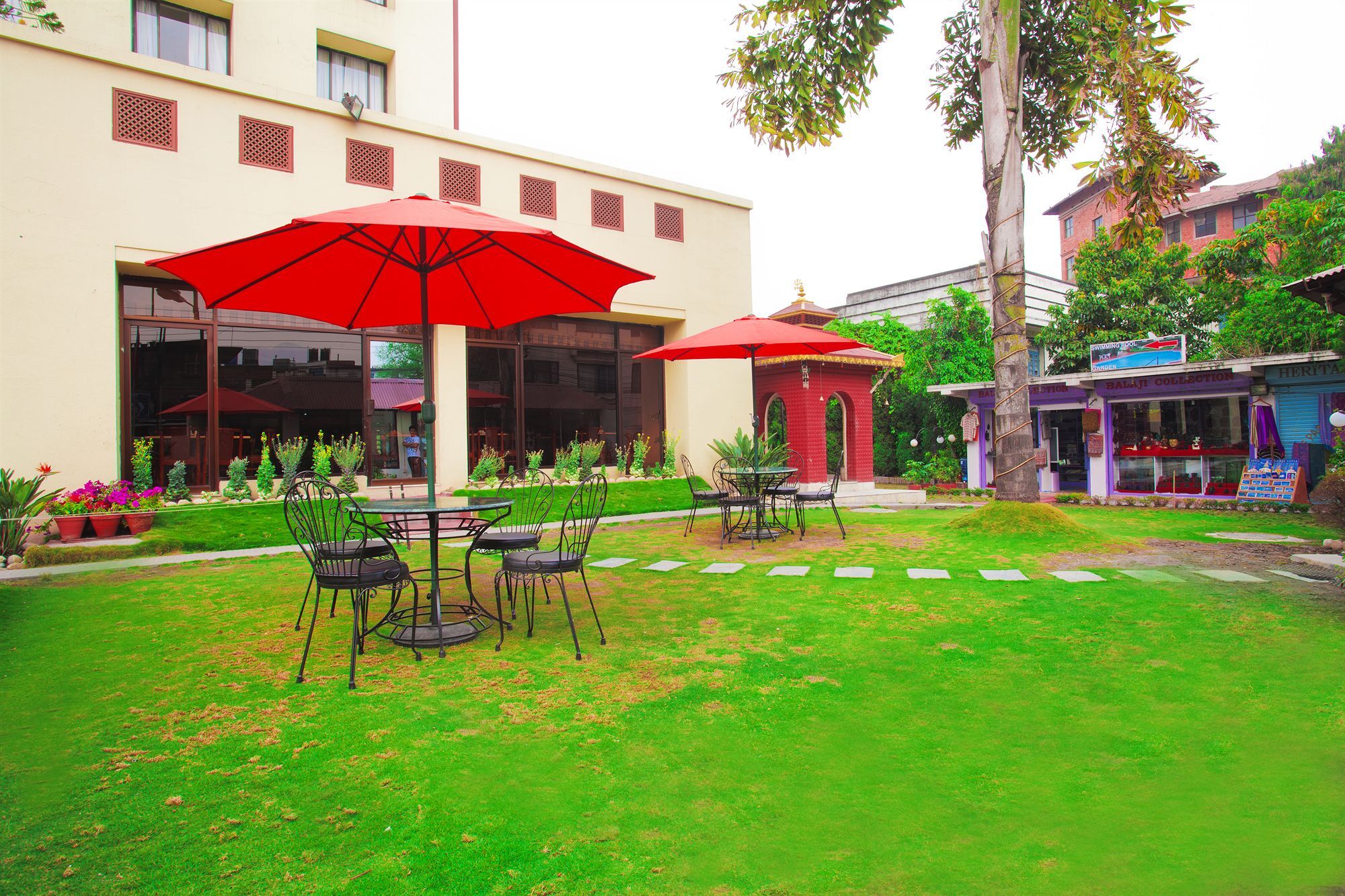 Grand Hotel Kathmandu Exteriör bild